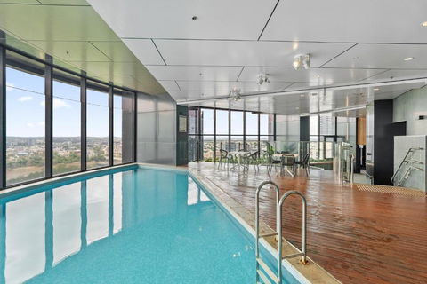 RiverViews 1BR 1BA Skytower Apt With Pool, Gym, Sauna - St Kilda Accommodation 3