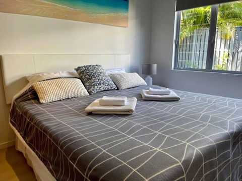 Relax At Trinity Beach Getaway, Blue Lagoon, Trinity Beach - St Kilda Accommodation 0