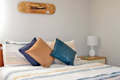 Sand Dweller Holiday Villa Point Lookout - St Kilda Accommodation 2