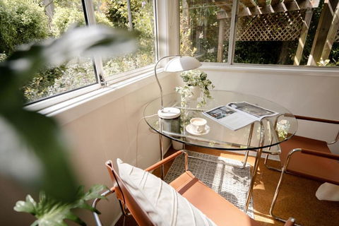 Romantic Garden Cottage With Home Cinema - St Kilda Accommodation 0