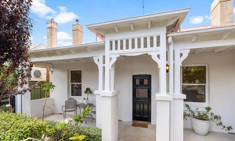 Roseland Cottage - CBD Heritage - St Kilda Accommodation 0