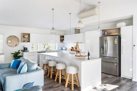 Ryze N Shine I Private Properties - St Kilda Accommodation 3