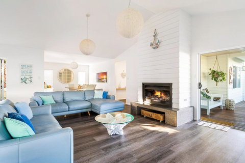 Ryze N Shine I Private Properties - St Kilda Accommodation 1