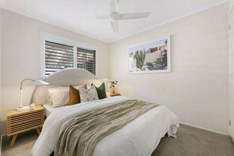 Riviera Road Miami - 4BRM Dual Villa - St Kilda Accommodation 1