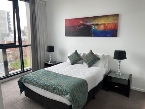 RNR On Franklin - St Kilda Accommodation 3