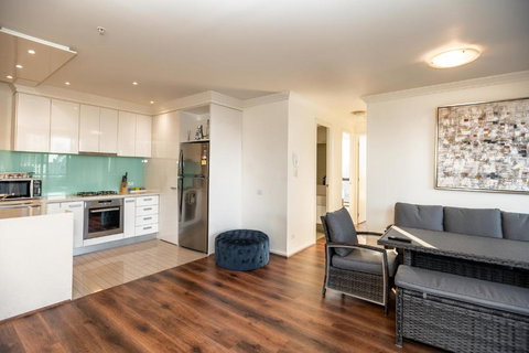 Rome Sky Villa - St Kilda Accommodation 2