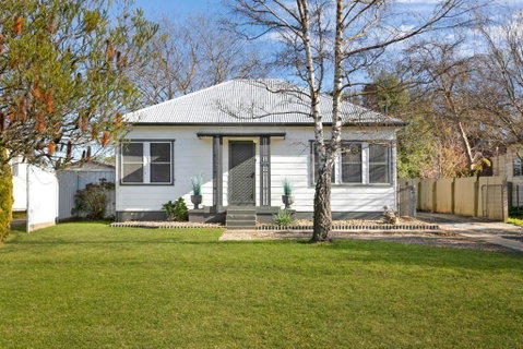 Ronelle Cottage - St Kilda Accommodation 0
