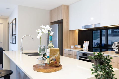 Rooftop Pool Stunning Apartment Queen Street - St Kilda Accommodation 1