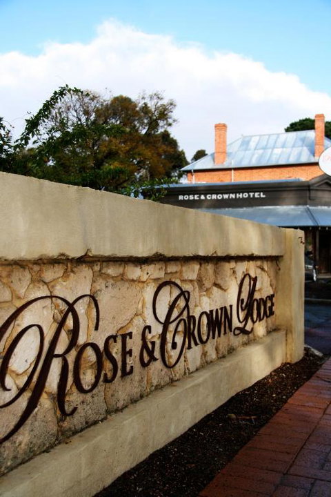 Rose & Crown Hotel - St Kilda Accommodation 3