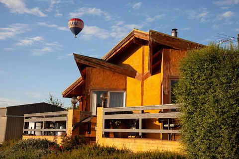 Rose Cottage Yarra Glen - St Kilda Accommodation 0