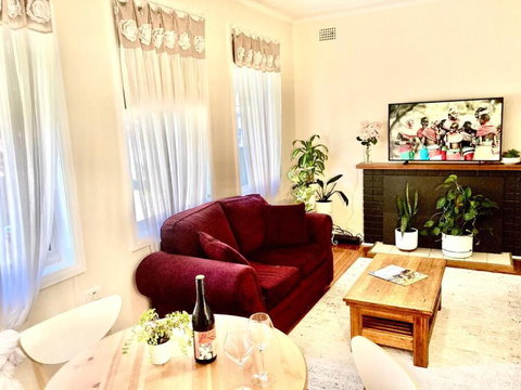 Rose End Cozy Apartment - St Kilda Accommodation 0