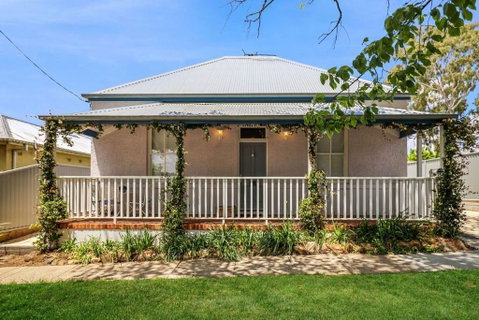 RoseBerne Cottage - St Kilda Accommodation 0