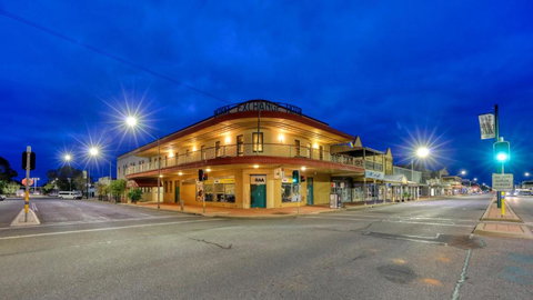Royal Exchange Hotel - St Kilda Accommodation 0