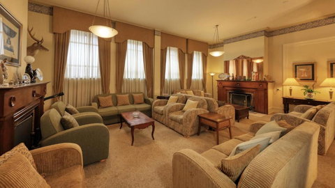 Royal Exchange Hotel - St Kilda Accommodation 3