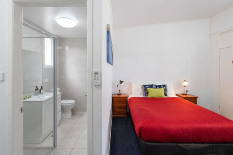 Royal Motel Tenterfield - St Kilda Accommodation 0
