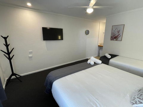 Royal Hotel Motel Scone - St Kilda Accommodation 2