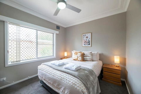 Roycox Cottage - Charming Escape, Fireplace - St Kilda Accommodation 1