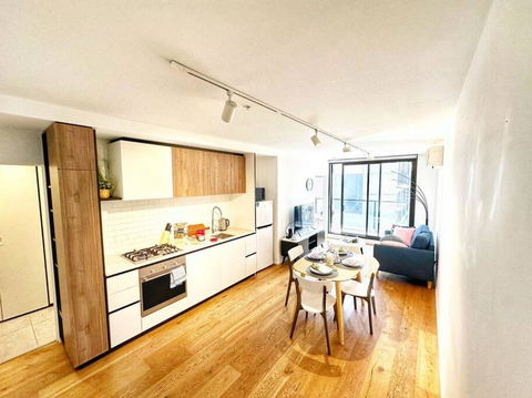 RS703 - West Melbourne Aparment With Balcony #Free Parking - St Kilda Accommodation 3
