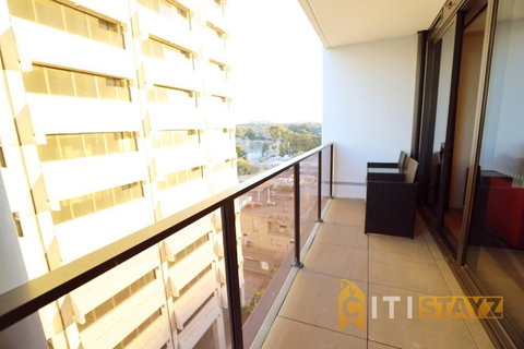 Ruby Red, 1Bd 1Bth Apt - Woden CBD - St Kilda Accommodation 2