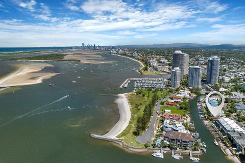 Runaway Bay Waterfront Delight - St Kilda Accommodation 1