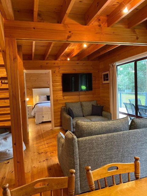 Russell Falls Holiday Cottages - St Kilda Accommodation 2