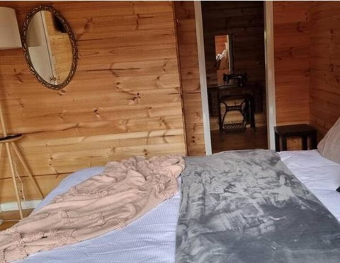 Russell Falls Holiday Cottages - St Kilda Accommodation 1