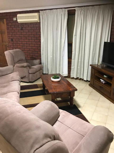 SA House - St Kilda Accommodation 3
