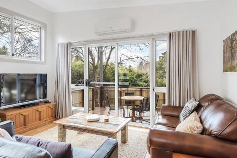 Sahaja Cottage Wentworth Falls - St Kilda Accommodation 3