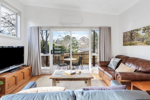 Sahaja Cottage Wentworth Falls - St Kilda Accommodation 2