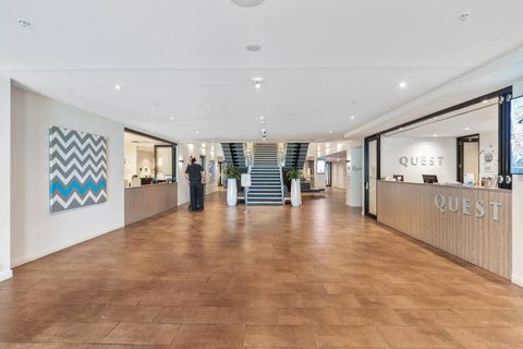 Sails By The Bay - Ocean Views - Wi-Fi - Netflix - St Kilda Accommodation 3
