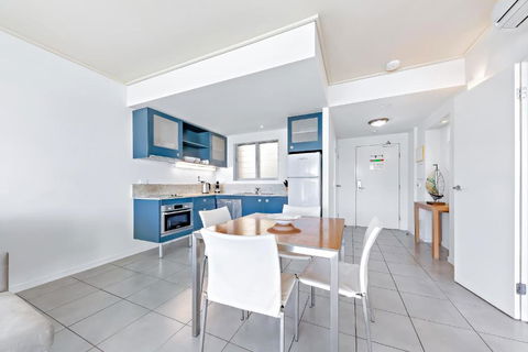 Sails On The Sea - Club Wyndham - St Kilda Accommodation 3