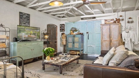Saint Eloi Le Studio - St Kilda Accommodation 3