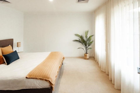 Salhus - Sleep In King Beds & Easy Walk To Town - St Kilda Accommodation 3