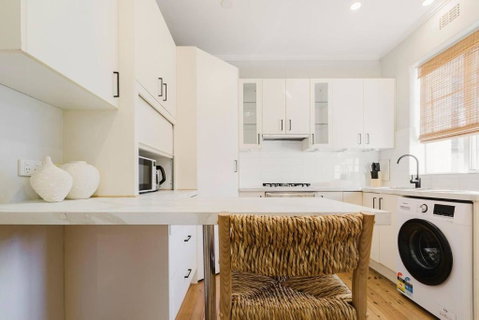 Salmon Calm - Trendy Velvet Allure By Albert Park - St Kilda Accommodation 1