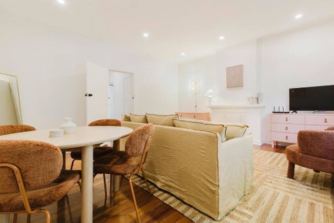 Salmon Calm - Trendy Velvet Allure By Albert Park - St Kilda Accommodation 3