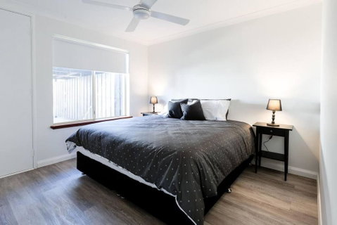 Salt & Pepper; Beautiful Town House In Margs! - St Kilda Accommodation 3