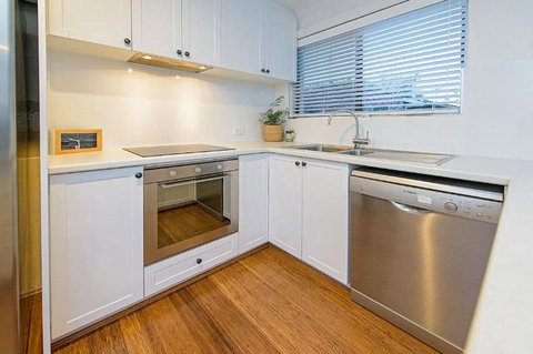 Salty - St Kilda Accommodation 3