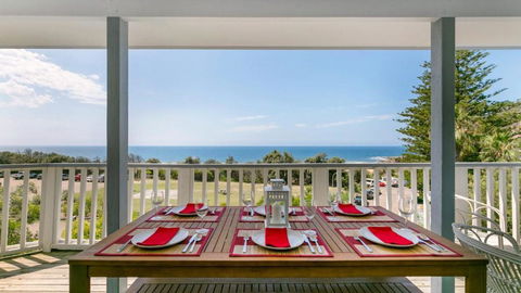 Salty Air Beachside Cottage At Killcare - St Kilda Accommodation 1