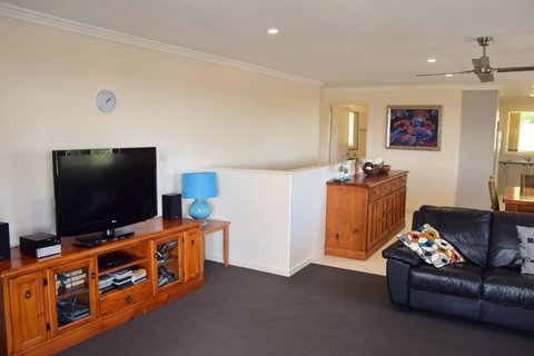 Salty Kisses - Bring Your Own Linen. - St Kilda Accommodation 3