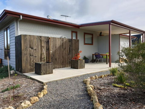 Samphire: Coorong Accommodation - St Kilda Accommodation 2
