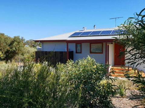 Samphire: Coorong Accommodation - St Kilda Accommodation 1