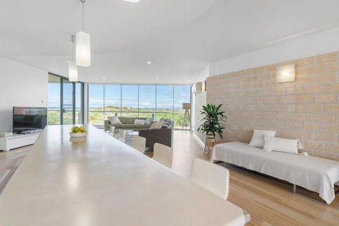 Samphire Middleton-Beach - BYO Linen - Wi-Fi-Luxury-Family - St Kilda Accommodation 3