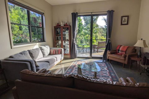 Samsara Farm Cottage - Stunning Hinterland Oasis - St Kilda Accommodation 1