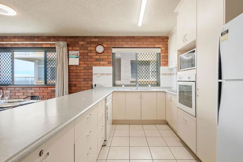 San Clemente Unit 4 24 Orvieto Terrace - St Kilda Accommodation 2