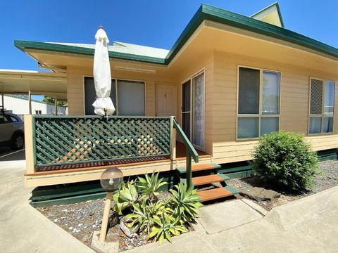 San Marco Villa 4 - Burrum Heads- Beachfront- 2BR - Pool- Aircon - St Kilda Accommodation 0