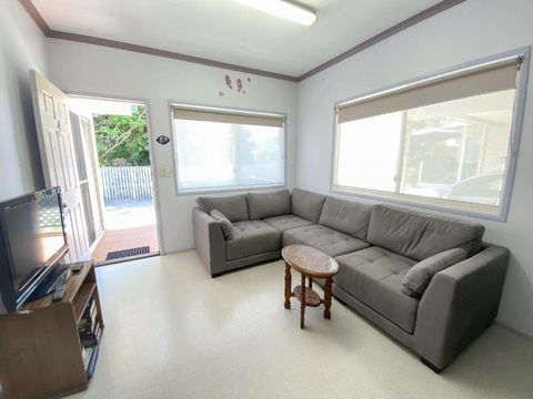 San Marco Villa 4 - Burrum Heads- Beachfront- 2BR - Pool- Aircon - St Kilda Accommodation 2