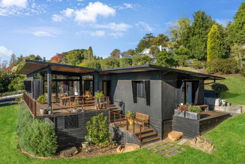 Sanctuaire, Southern Highlands - St Kilda Accommodation 0
