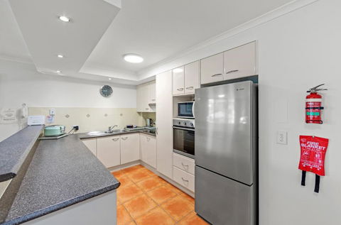Sanctuary Beach Resort - St Kilda Accommodation 3