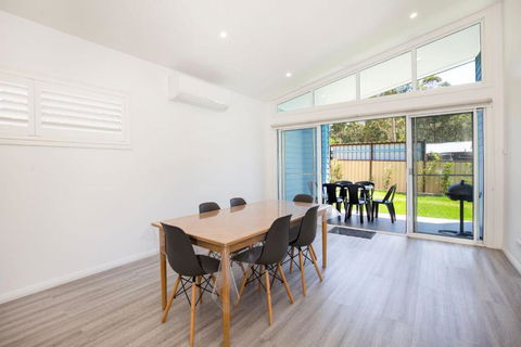 Sanctuary Blue Pet Friendly 5 Mins To Hyams Beach - St Kilda Accommodation 2