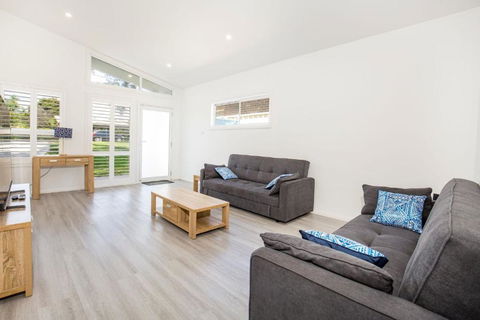 Sanctuary Blue Pet Friendly 5 Mins To Hyams Beach - St Kilda Accommodation 1
